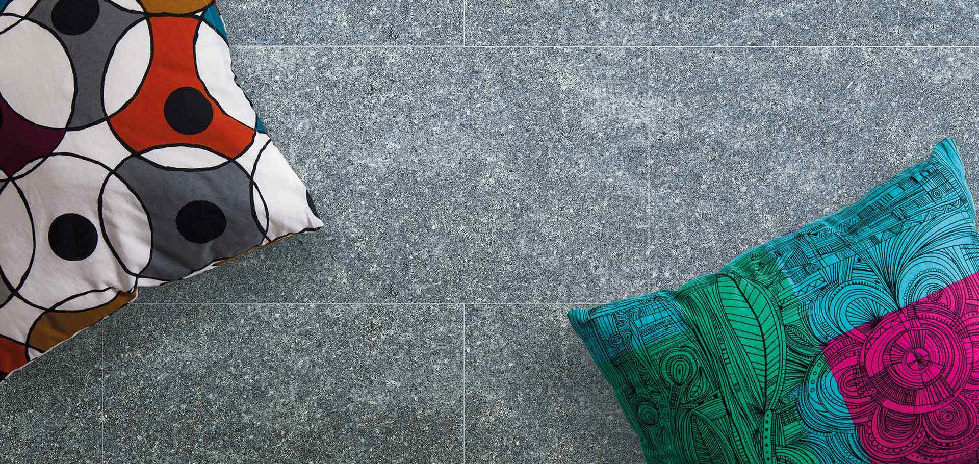 Pavimenti in pietra per interni e esterni Carrara